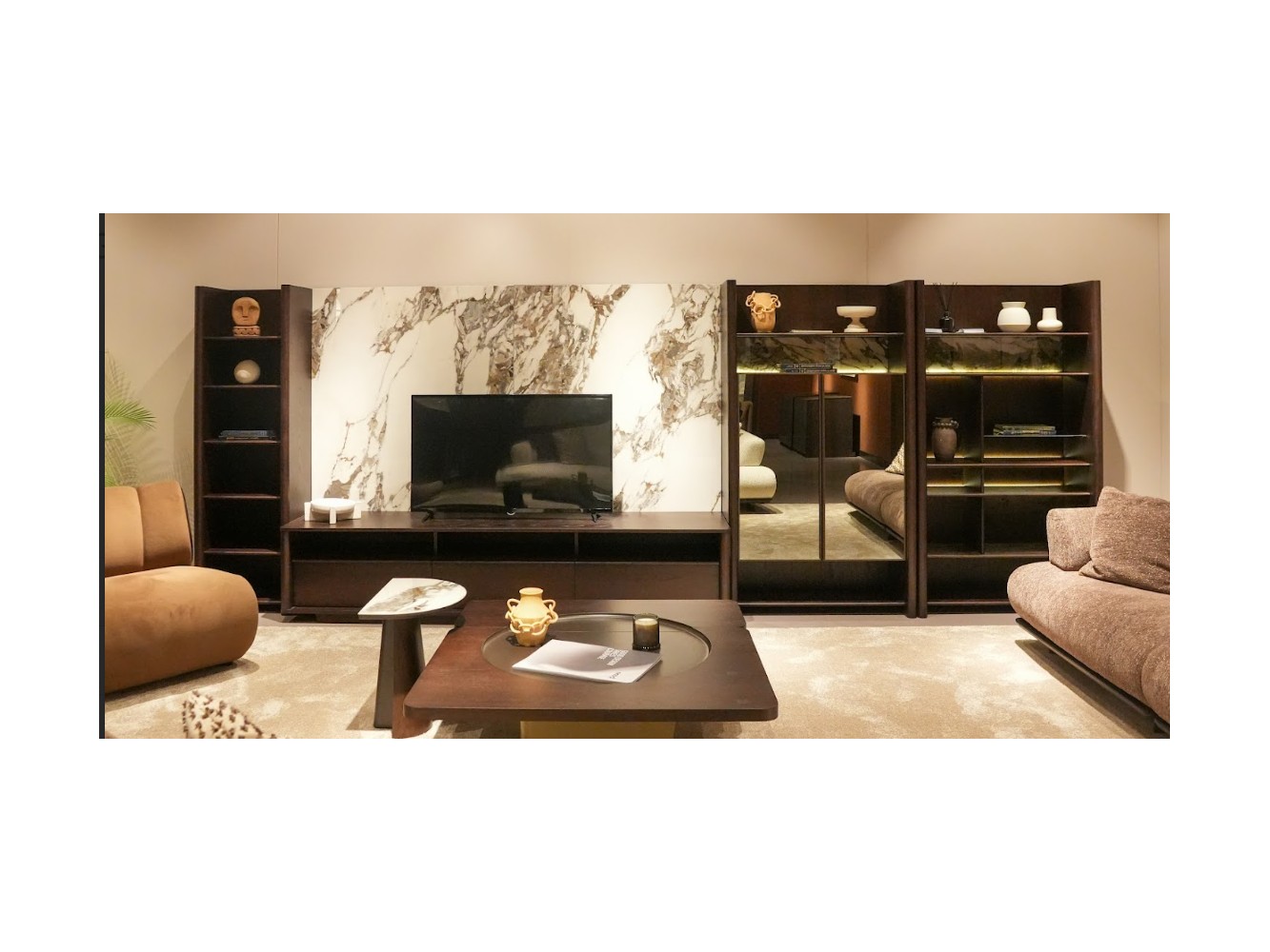 LESS WALL UNIT WITH ITALIAN PORCELAIN