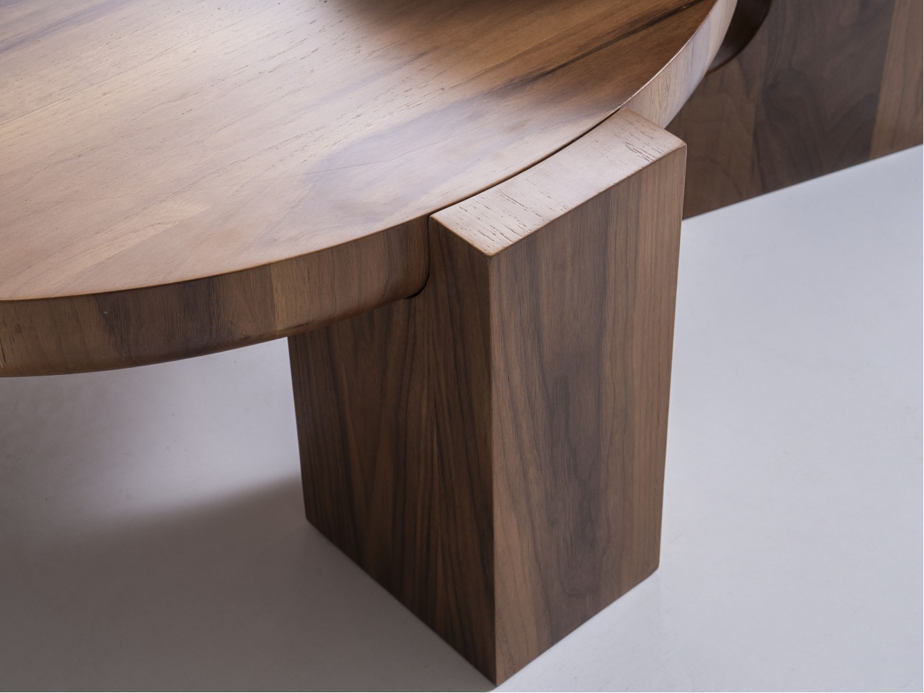 674 - 675 Walnut Set Of 2